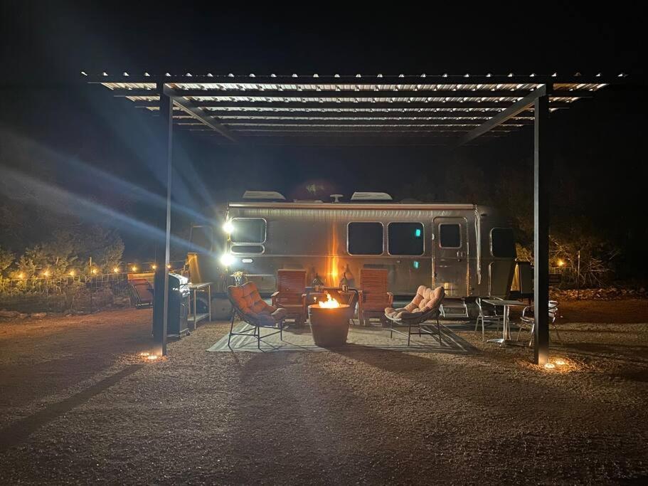 Airstream Alfresco Hotel เฟรเดอริกส์เบิร์ก ภายนอก รูปภาพ